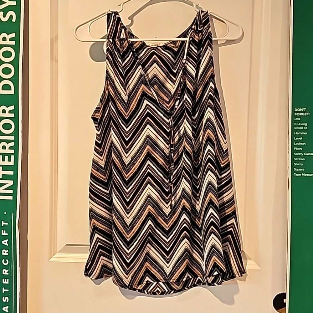 Maurices Chevron business top